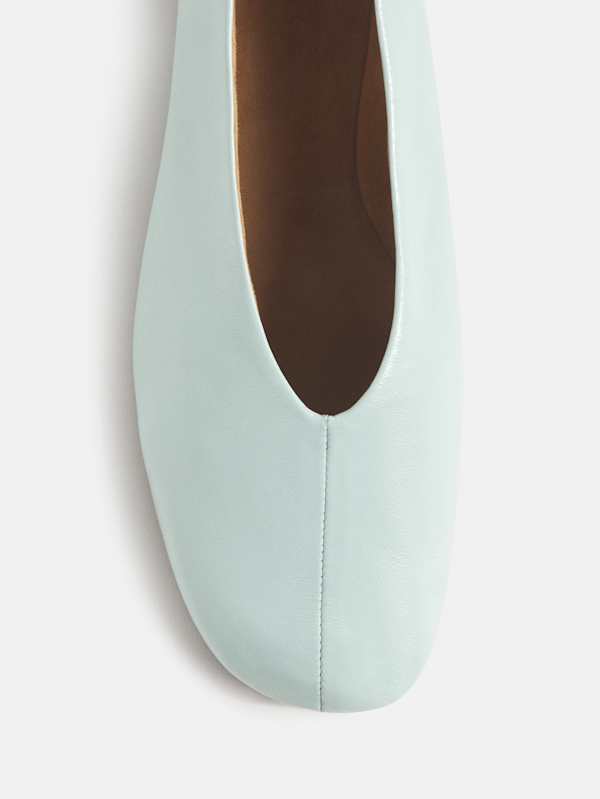 Blaine Flat - Glacial Blue Leather