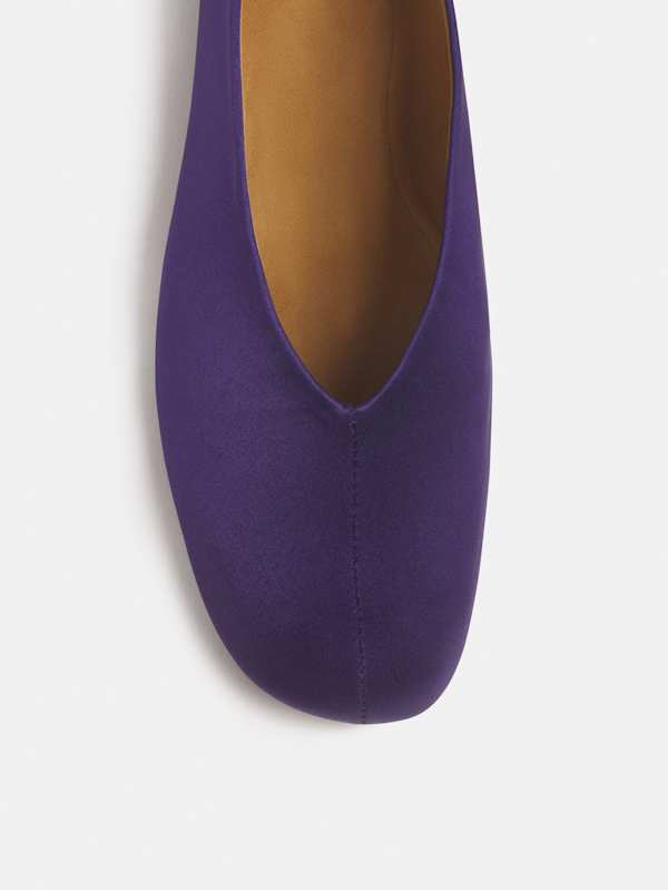 Blaine Flat - Regal Satin