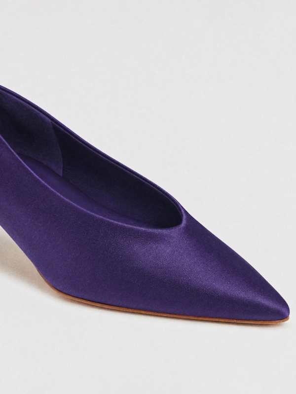 Calista Kitten Heel Pump - Regal Satin