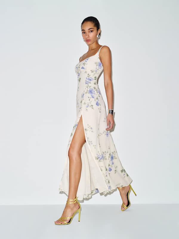 Robe Ailany - Courtyard