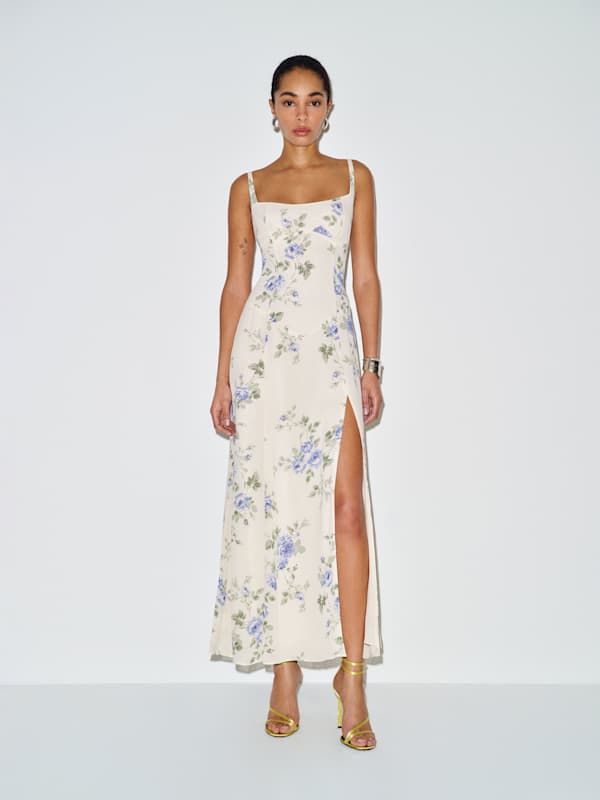 Robe Ailany - Courtyard