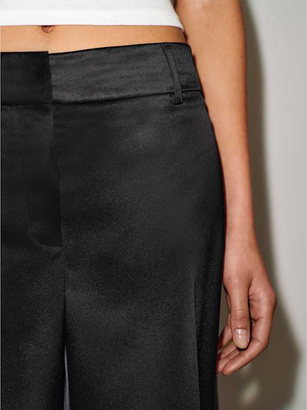 Gisele Satin Low Rise Cropped Pant - Black