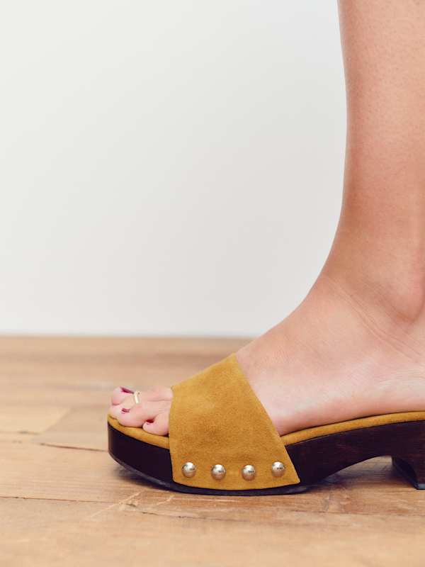 Jordyn Clog Sandal - Honey Mustard Suede