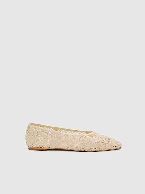 Pillar Flat - Cream Floral Crochet