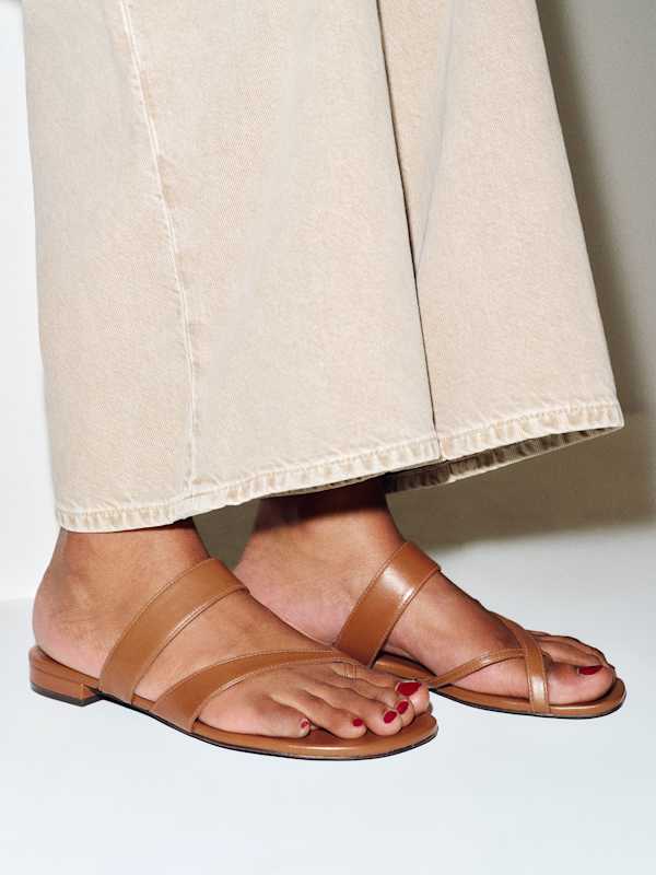 Genine Flat Sandal - Pecan Leather