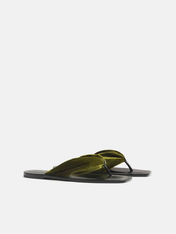 Larsen Thong Sandal - Pear Velvet