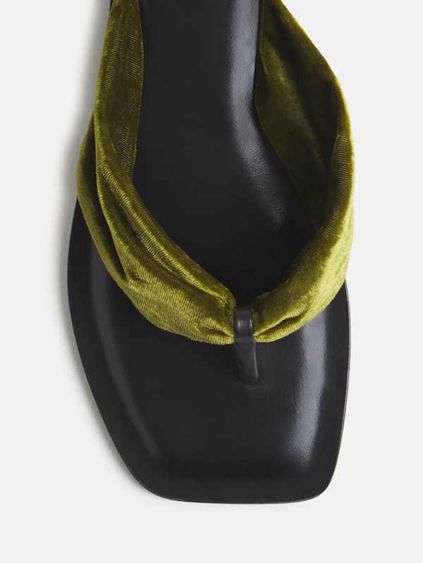 Larsen Thong Sandal - Pear Velvet