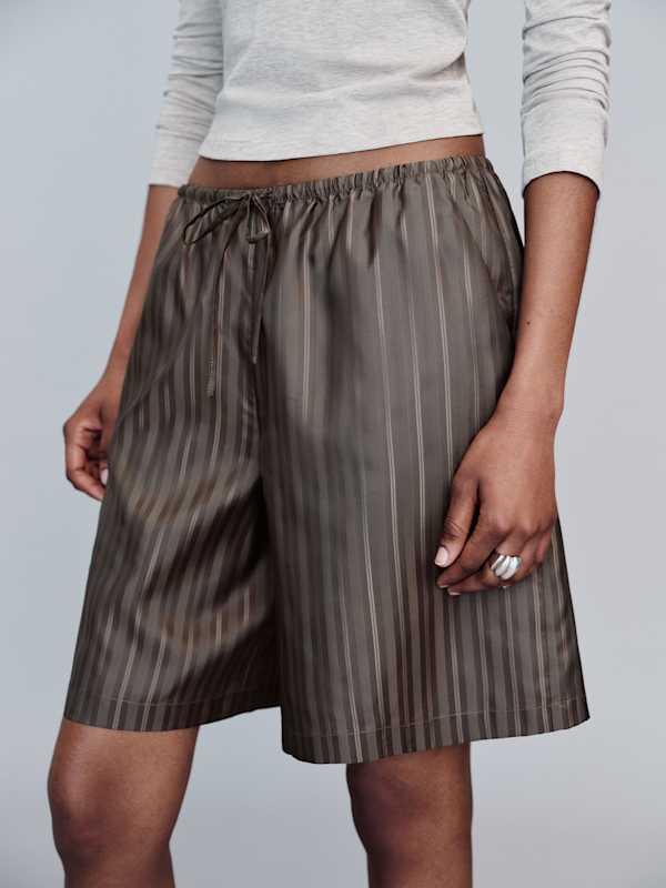 Sandy Short - Brown Stripe