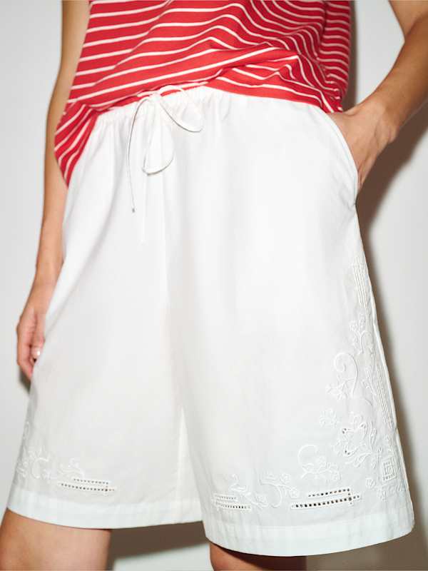 Sandy Short - White Embroidery