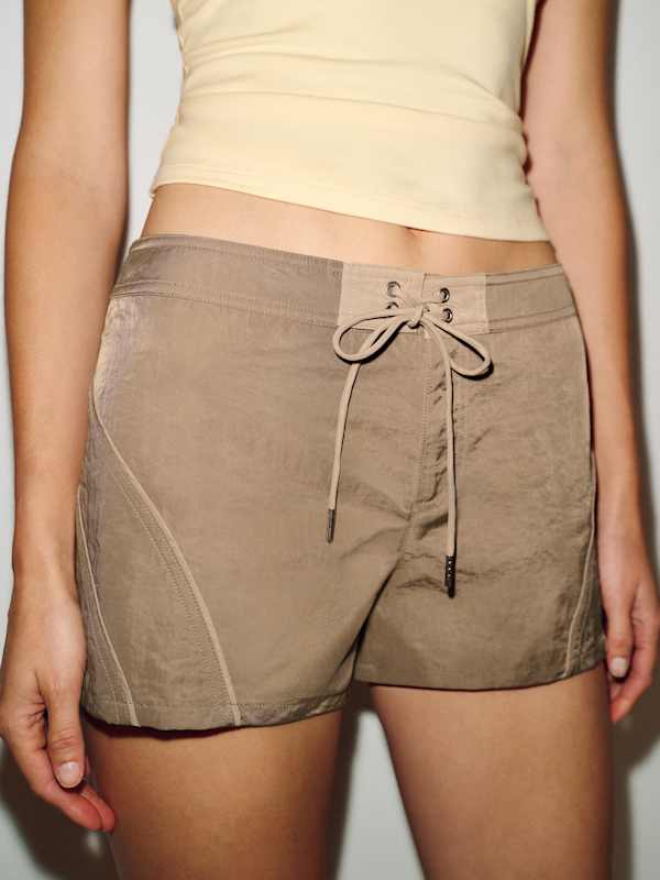 Eliza Short - Beige With Sand