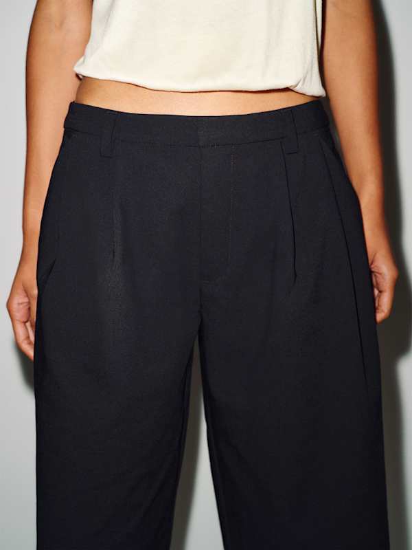Apollo Short - Black