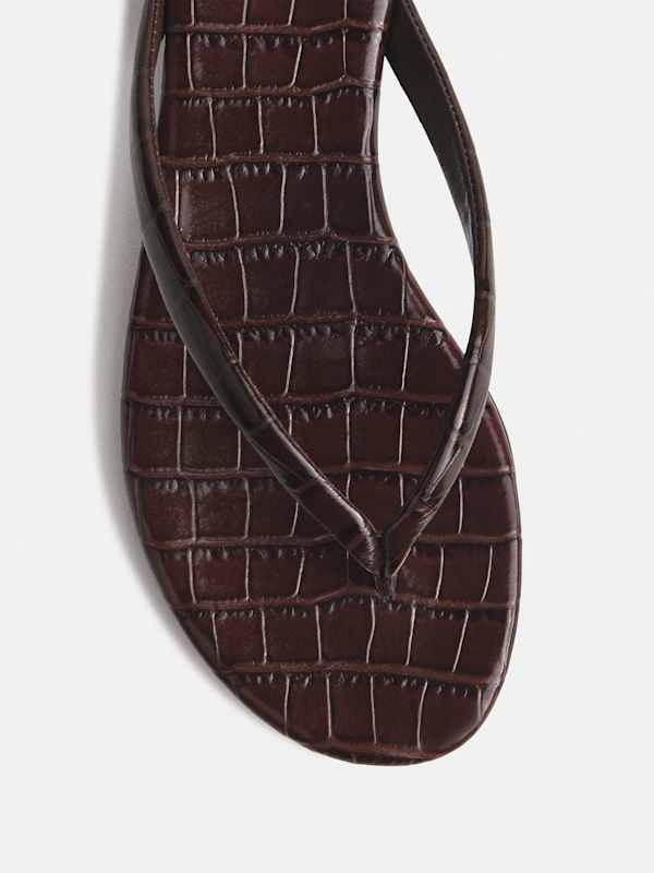 Amelia Flat Thong - Chocolate Croc