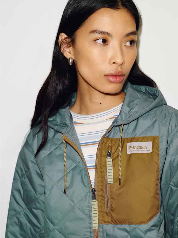 Patagonia W's Diamond Quilted Bomber Hoody - Blue Sage