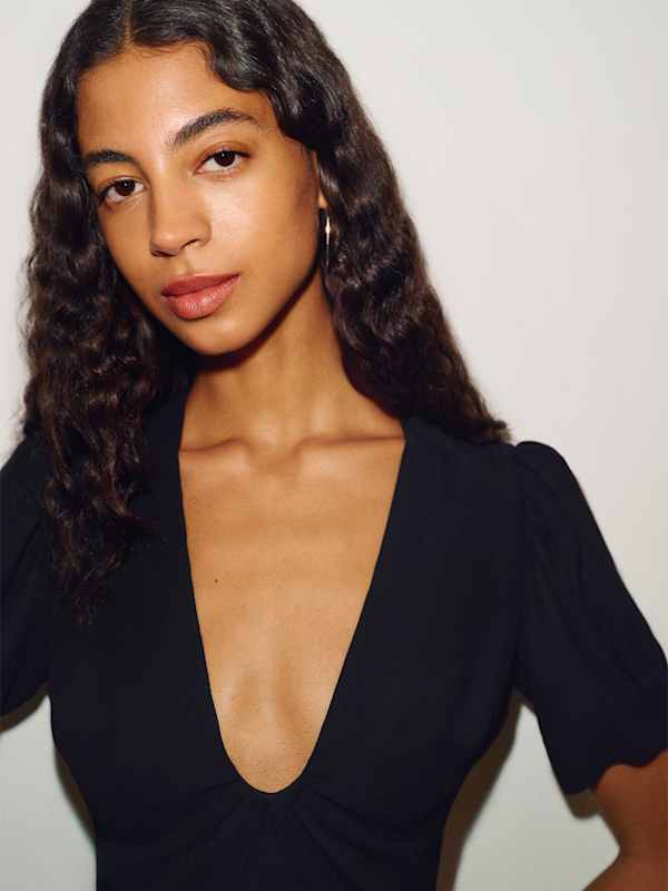 Akaia Top - Black