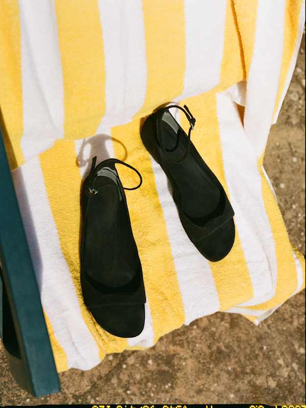 Zoe Sage Sandal - Black Suede