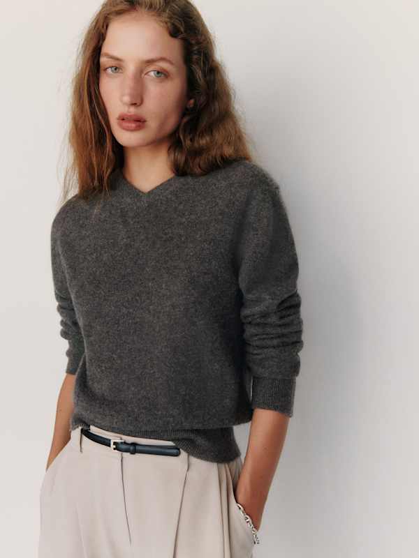 Landon Cashmere V-Neck - Flannel