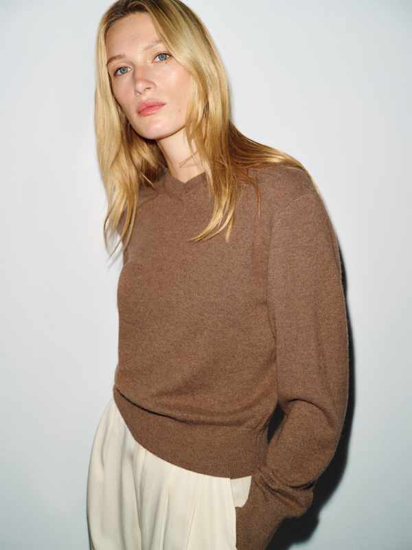 Landon Cashmere V-Neck - Heathered Chanterelle