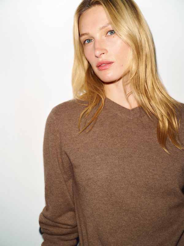 Landon Cashmere V-Neck - Heathered Chanterelle