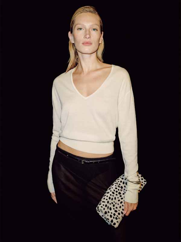 Micah V-Neck Sweater Top - Cream