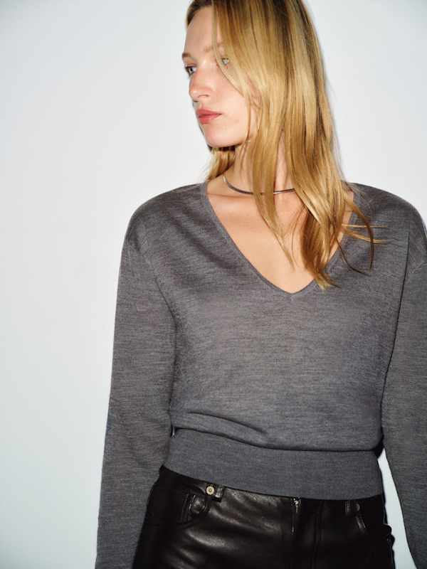 Micah V-Neck Sweater Top - Mid Grey