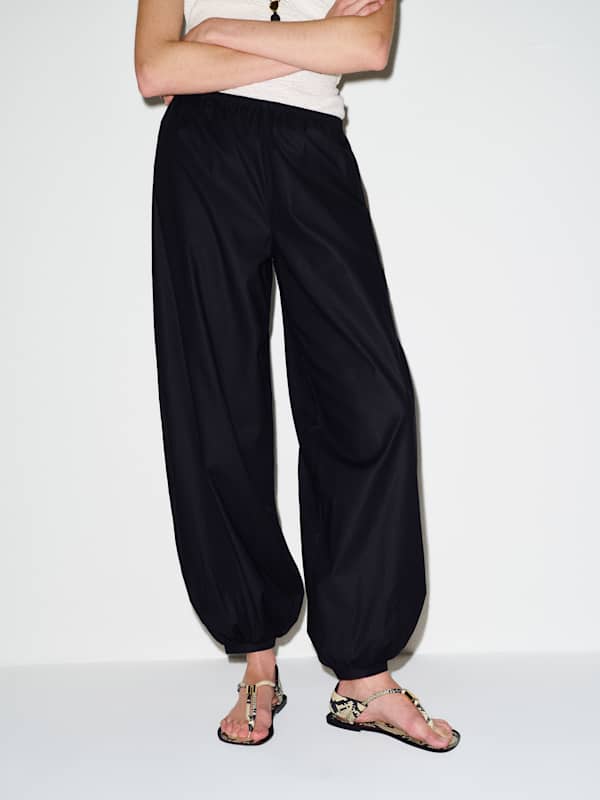 Aven Short Pant - Black