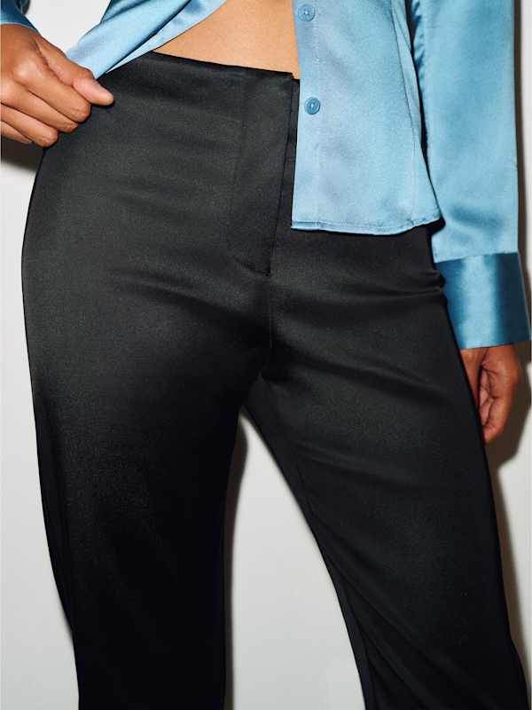 Hadley Mid Rise Satin Pant - Black