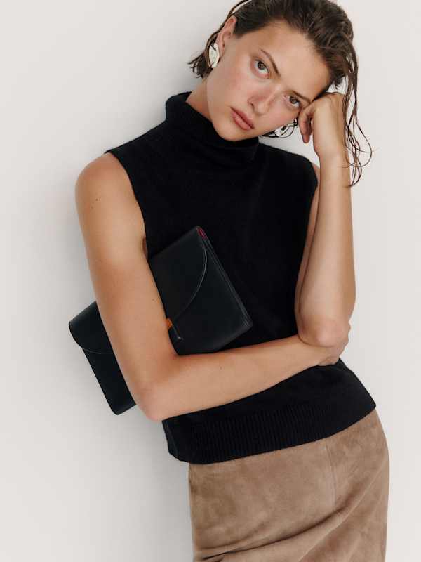 Flora Cashmere Sleeveless Turtleneck - Black