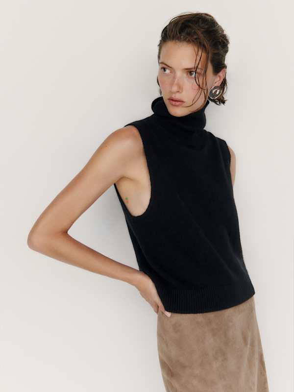 Flora Cashmere Sleeveless Turtleneck - Black