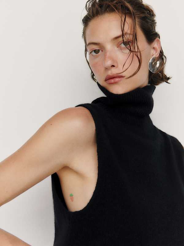 Flora Cashmere Sleeveless Turtleneck - Black