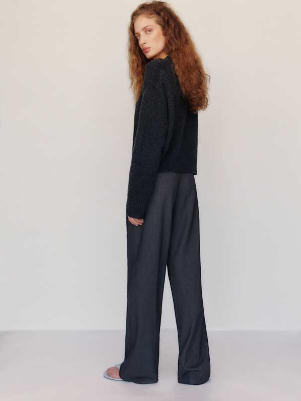 Remy Regenerative Wool Crew - Charcoal