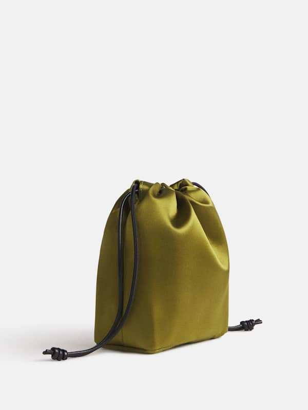 Solene Wristlet - Pear Satin