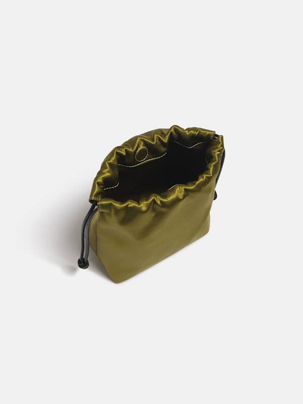 Solene Wristlet - Pear Satin