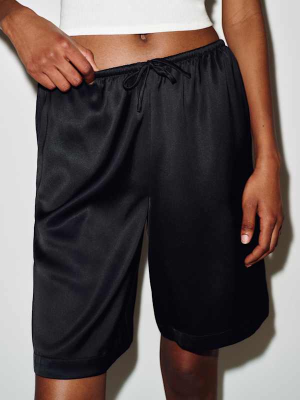 Sandy Satin Short - Black