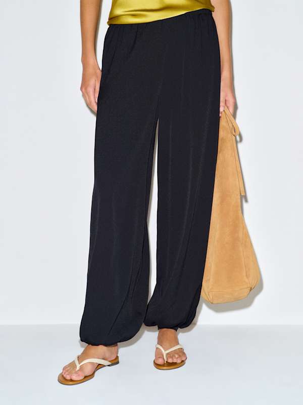 Aven Crepe Pant - Black