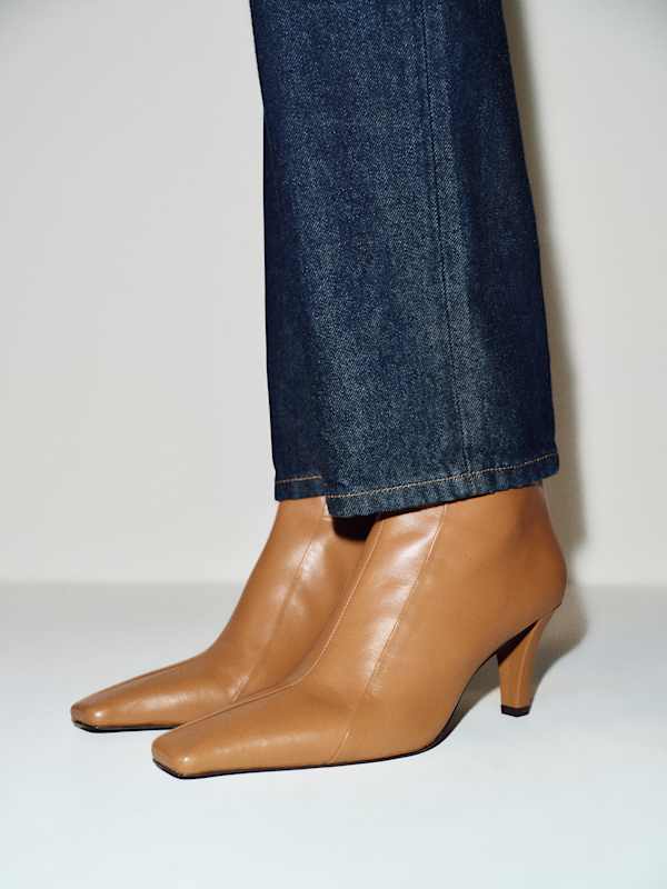 Jeanne Ankle Boot - Sandstorm Leather