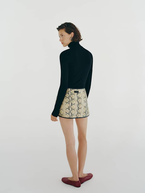 Ophelia Tissue Cashmere Turtleneck - Black