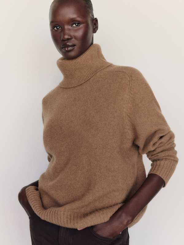 Dove Cashmere Oversized Turtleneck - Heathered Chanterelle