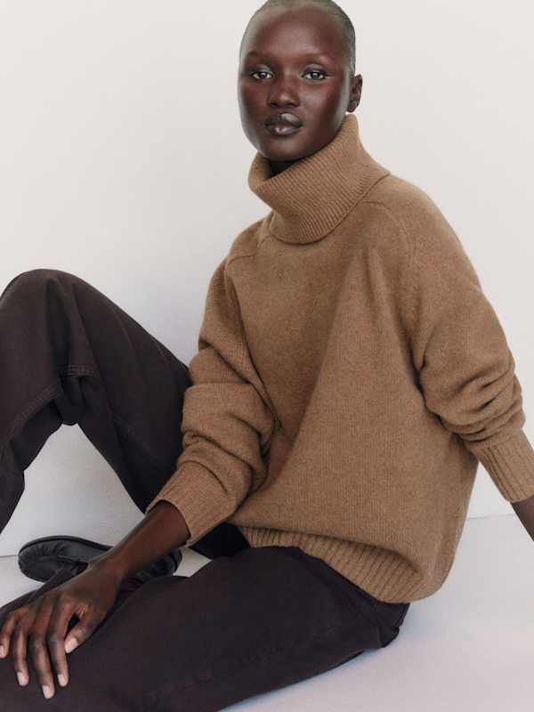 Dove Cashmere Oversized Turtleneck - Heathered Chanterelle