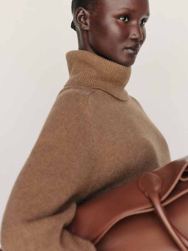 Dove Cashmere Oversized Turtleneck - Heathered Chanterelle