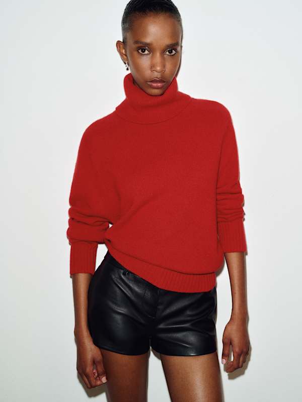Dove Cashmere Oversized Turtleneck - Lipstick