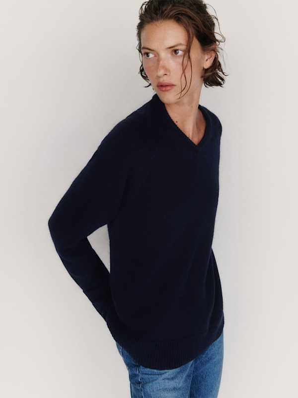 Sydney Regenerative Wool V-Neck Sweater - Navy