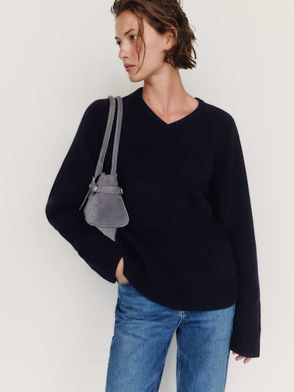 Sydney Regenerative Wool V-Neck Sweater - Navy