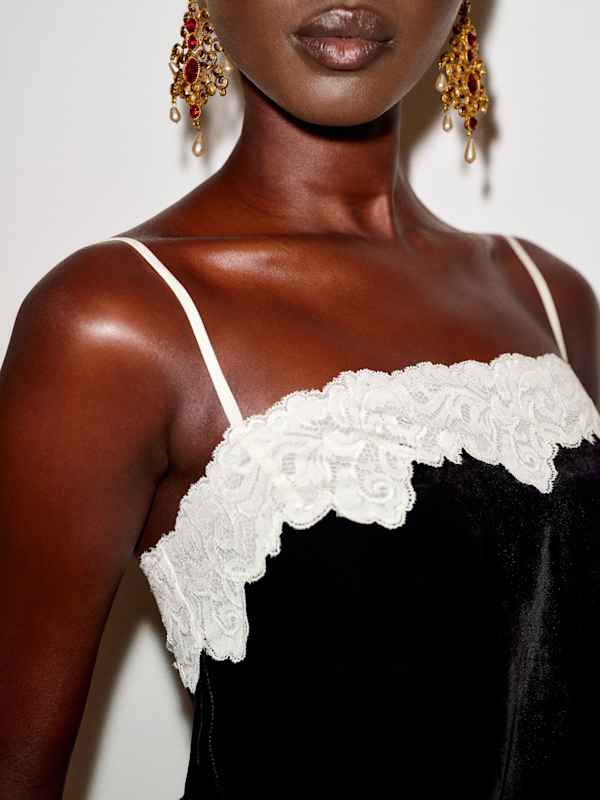 Kalinka Velvet Dress - Black