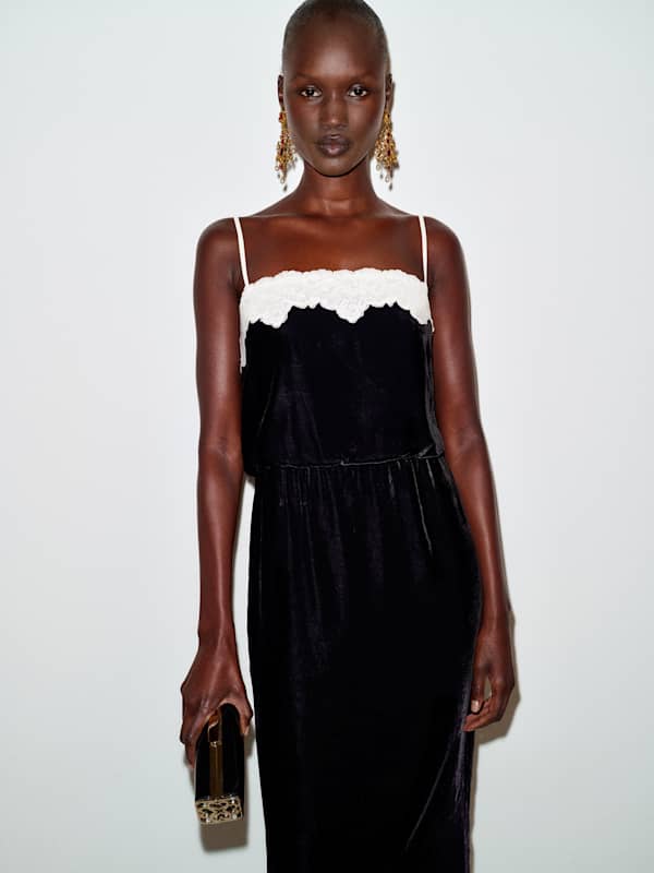 Kalinka Velvet Dress - Black