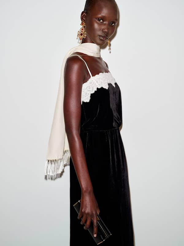 Kalinka Velvet Dress - Black