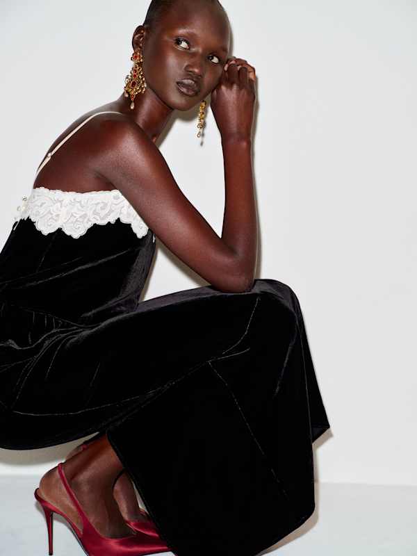 Kalinka Velvet Dress - Black