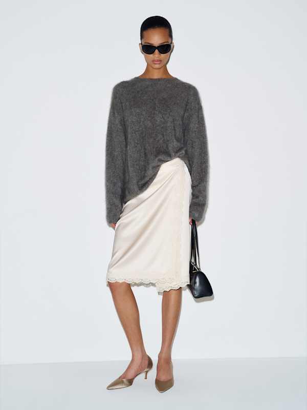 Charlotte Brushed Cashmere Crew Sweater - Thunder