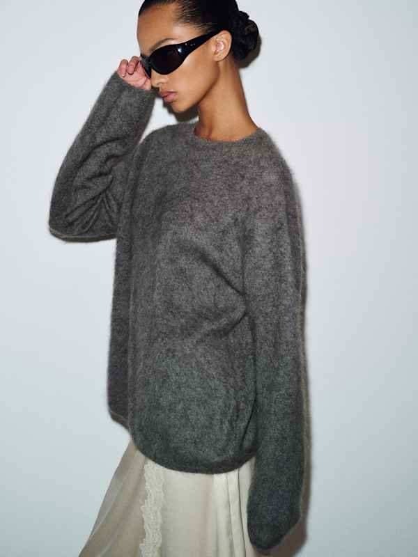 Charlotte Brushed Cashmere Crew Sweater - Thunder