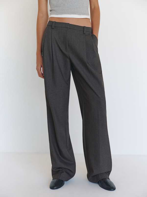 Frances Low Rise Relaxed Short Pant - Charcoal