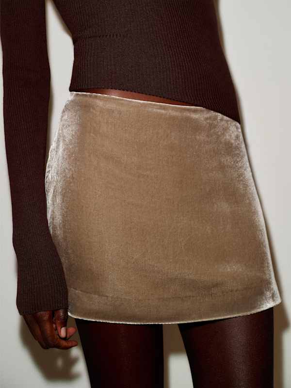 Carla Low Waist Velvet Skirt - Pavement
